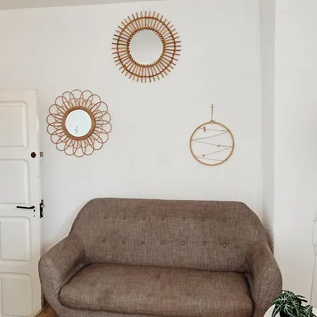 2 Pieces Vue Dans Le Quartier Historique De *