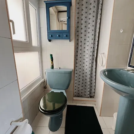 2 Pieces Vue Dans Le Quartier Historique De *